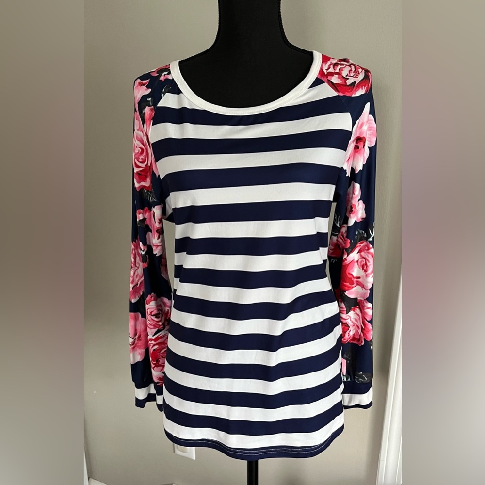 Women’s colorful, fun top size Medium